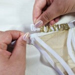 Calcinha de Tule com Regulagem e Frase Personalizável – Cibele – Branco – Tamanho M